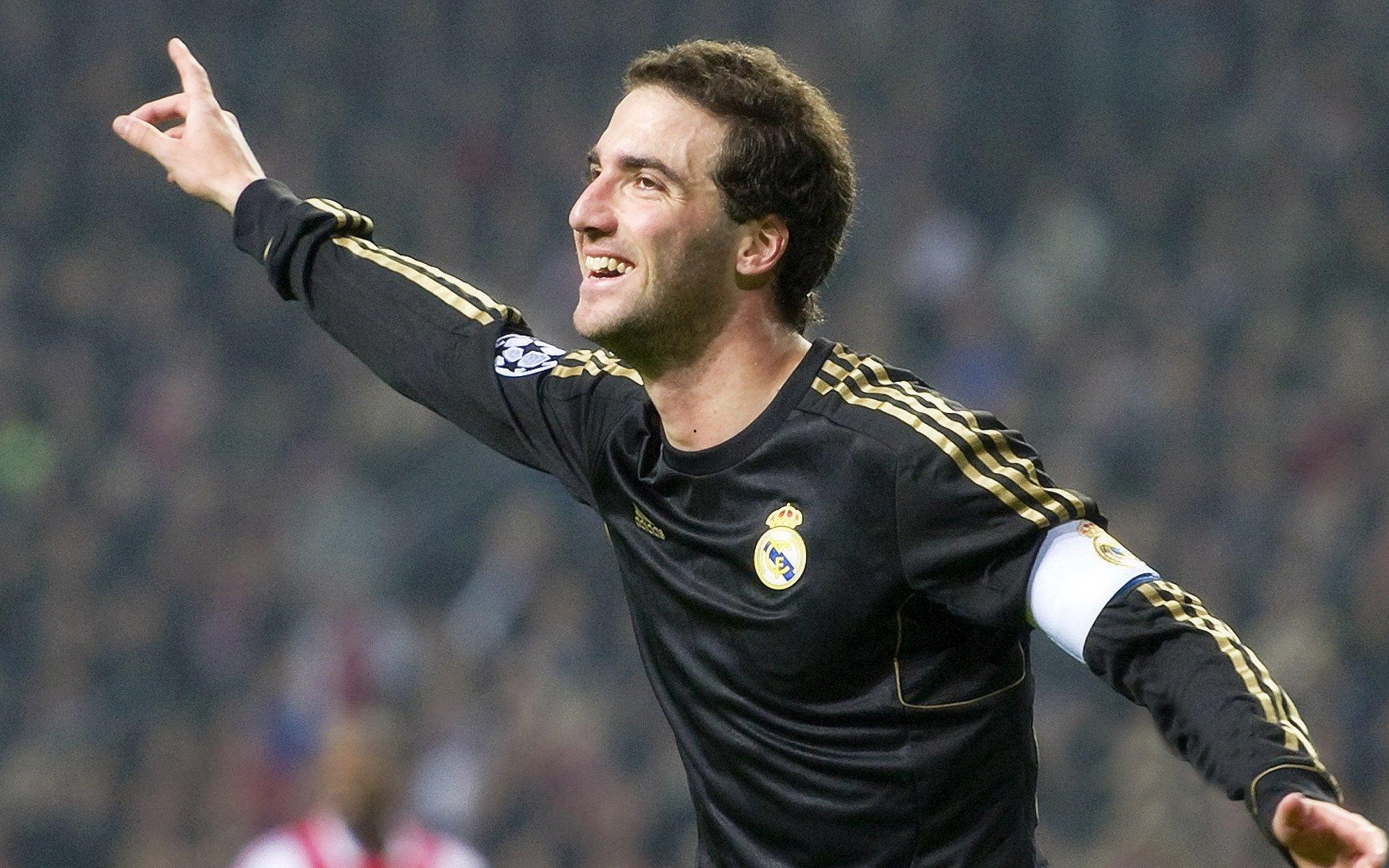 阿根廷公布新一期大名单,梅西领衔锋线,新生代中场全面崛起