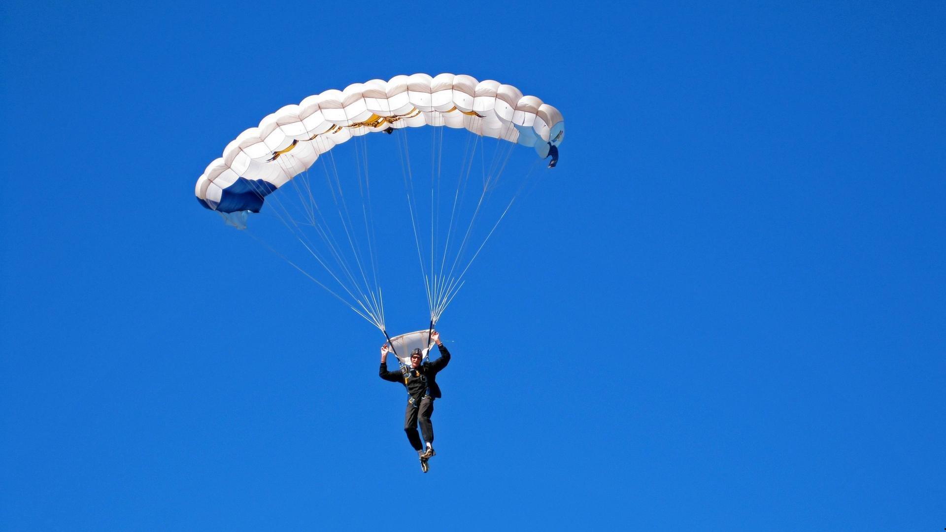 迈克·詹姆斯加盟传闻引关注 广东男篮回应，外援调整仍在评估中